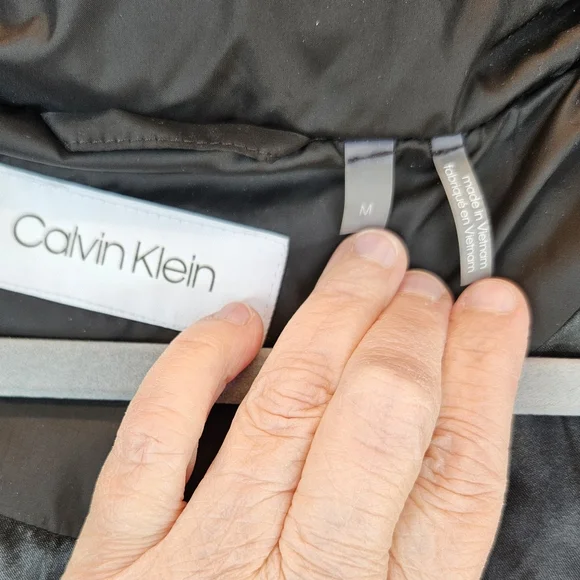 **SOLD***Calvin klein Womens Black Full Zip Coat Sz M Detachable Hood Faux Fur - Picture 15 of 15